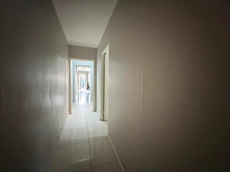 5 Bedroom Property for Sale in Lotus River Western Cape